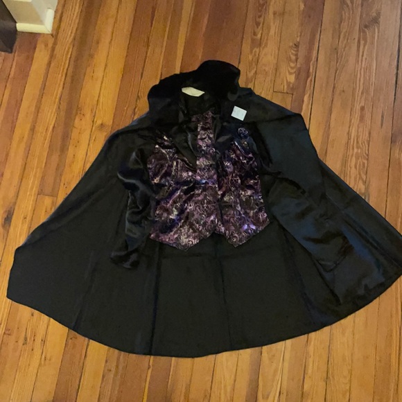 Vampire cape with shirt - Picture 1 of 3